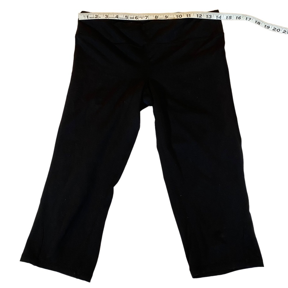 Black GapFit athletic 3/4 length black leggings size Medium